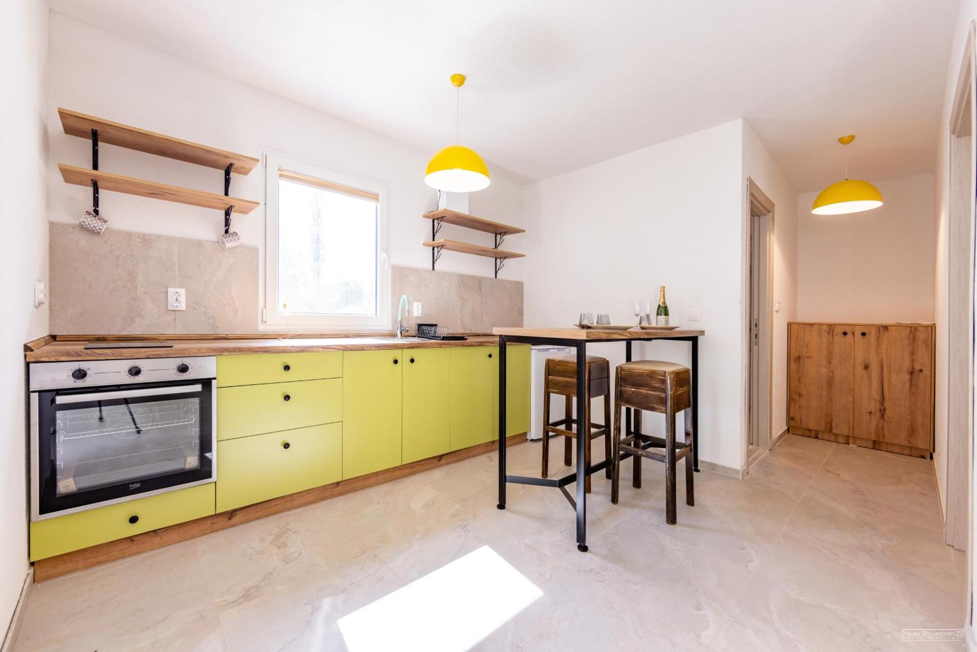 Yanka 4 * Ljubaništa