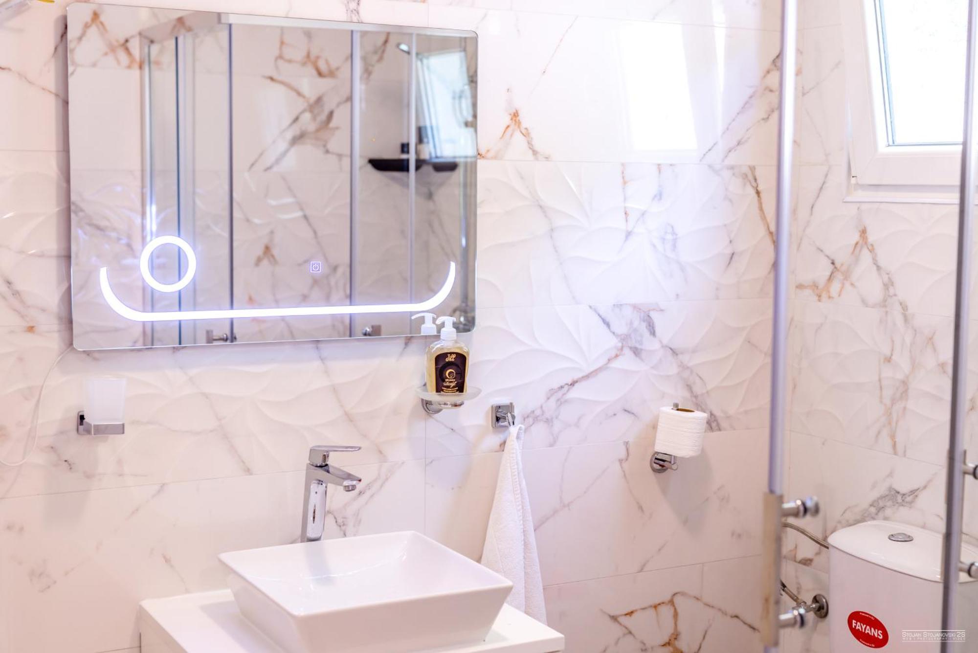 Yanka 4 Ferienhaus Ljubaništa