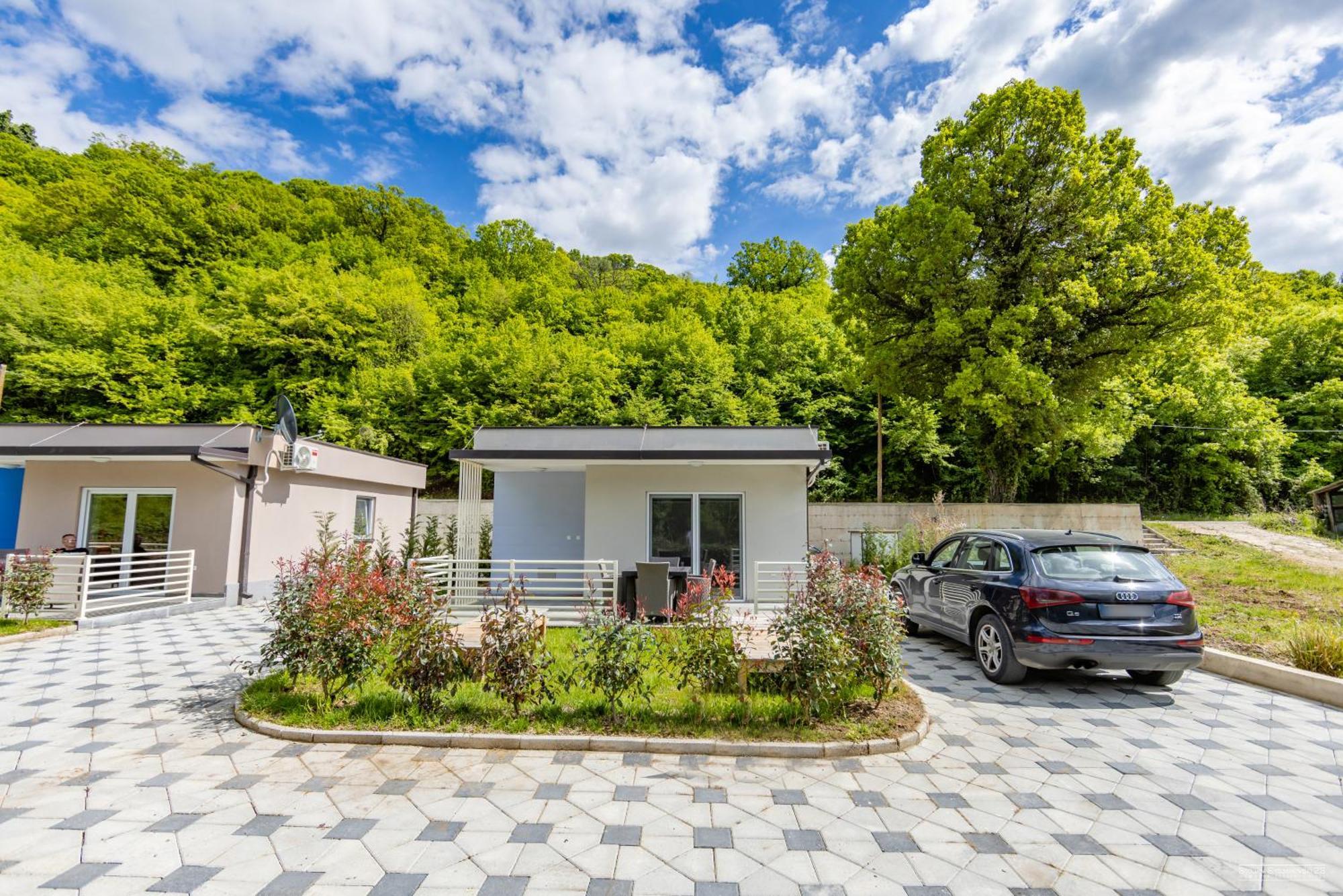 Yanka 4 Ferienhaus *